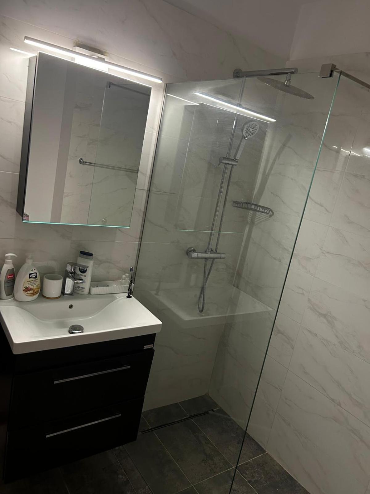 Cozy Apartment 130E By Plaza บูคาเรสต์ ภายนอก รูปภาพ